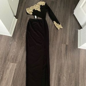 PrettyLittleThings Black Maxi Dress(one shoulder)